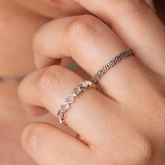 Hearts Band | Sterling Silver 925 Ring - Picture 5 of 7